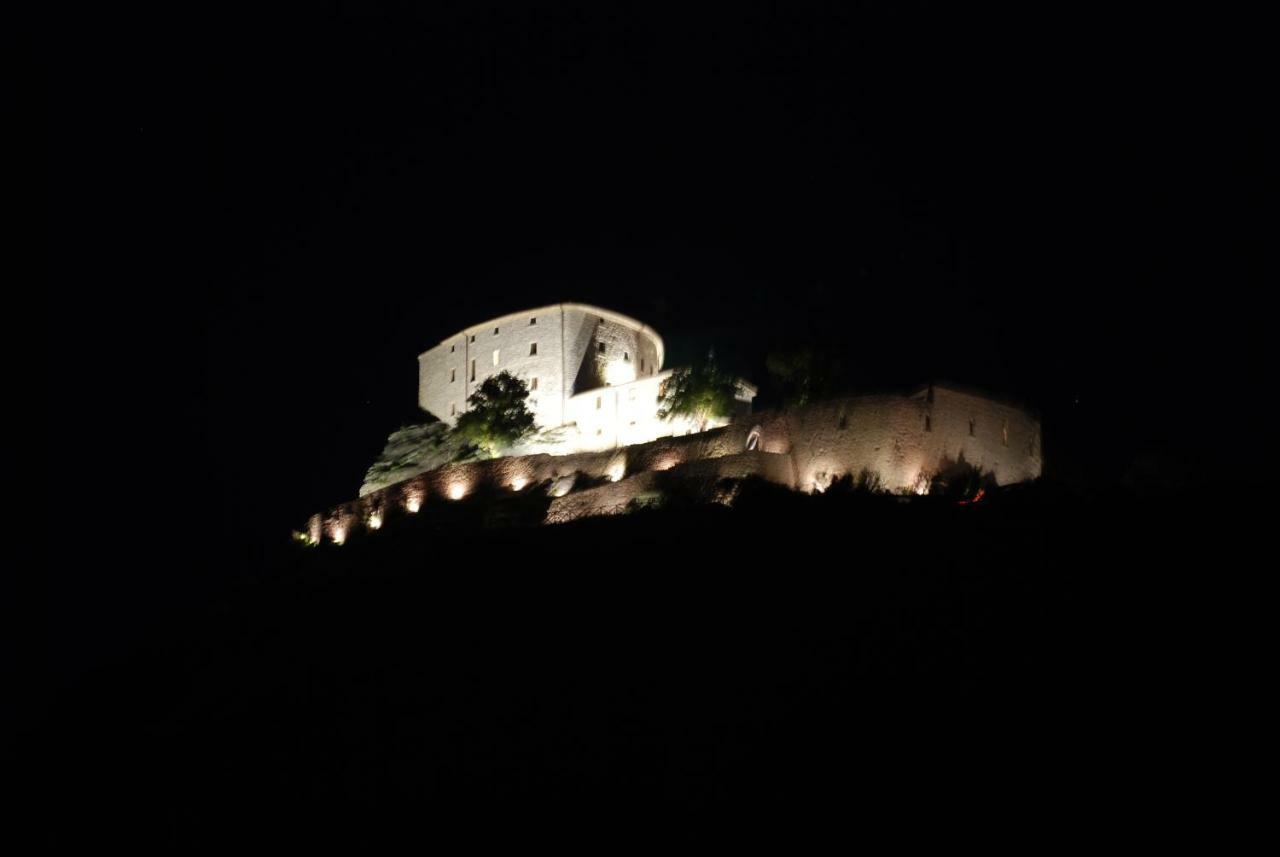 Casa Vinto Hotel Cagli Luaran gambar